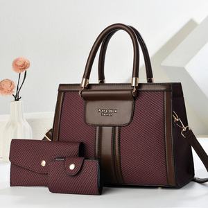 Sac fourre-tout décontracté personnalisé pour femme, portefeuille, sac à main en nylon avec chaîne, doublure en polyester, durable, prix bas, style designer avec fermeture éclair - Product Image 4