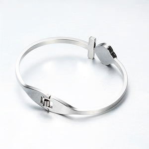 Pulsera de Diamantes Cruzados Forever Love, Oro Rosa y Plata, Joyería para Mujer, Uso Diario - Product Image 4