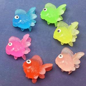 CHENXI Juguetes flotantes de peces dorados para apretar al por mayor - Juguete antiestrés para rellenar cápsulas vacías, para mayores de 5 años - Product Image 2