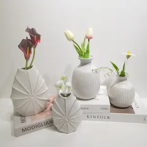 Home Living Room Decoration Nordic Vase Circular Hollow Ceramic Donuts Flower Pot