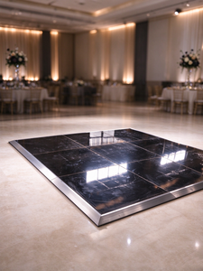 Pista de Baile Blanca y Negra de Alto Brillo para Alquiler en Bodas, Eventos y Fiestas - Product Image 1