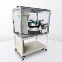 Machine d'assemblage automatique de broches avec plusieurs alimentateurs vibrants et système PLC