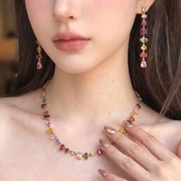 Nouvel ensemble de bijoux de luxe haut de gamme avec boucles d'oreilles carrées en zircon et collier, couleur fraîche et simple, idéal pour les fêtes