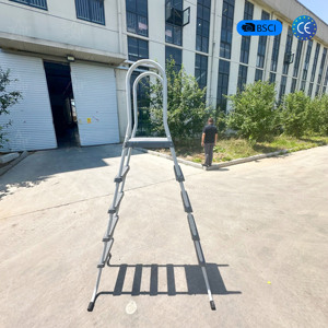 Échelle de <span class=keywords><strong>piscine</strong></span> hors sol pour jardin extérieur avec marches antidérapantes, structure métallique robuste pour un accès facile à la <span class=keywords><strong>piscine</strong></span>, usage familial. - Product Image 4