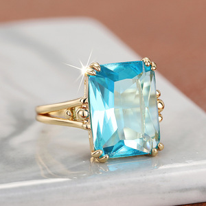 Anello in Cristallo Blu Quadrato per Donne, Accessorio Geometrico Romantico alla Moda per Uso Quotidiano e Feste - Product Image 5