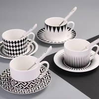 Ensemble tasse à café, soucoupe et cuillère en céramique, motif géométrique créatif, style nordique japonais moderne, noir et blanc, durable, pour la famille et les restaurants