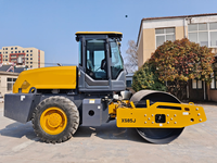 Compacteur vibrant à tambour unique populaire modèle XS85J de 8 tonnes avec une efficacité élevée et une puissance de 68 kW pour la construction