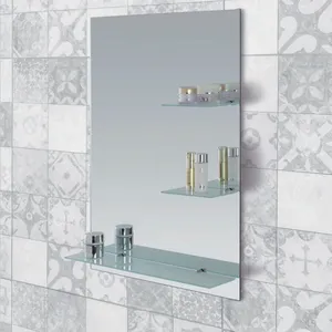 Miroir argenté sans cadre décoratif pour la maison moderne Miroir de salle de bain en verre Miroir rectangulaire suspendu au mur avec étagères en verre dépoli
