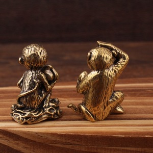 Figurita de mono de latón con melocotón, decoración del hogar de estilo chino, escultura de animales, adorno dorado para uso en interiores - Product Image 2