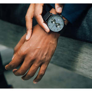 Orologio Persevere Serie Black One - Vetro Zaffiro, Cinturino in Maglia di Acciaio Inossidabile, Resistente all'Acqua 5ATM, Diametro Cassa 43mm - Product Image 2