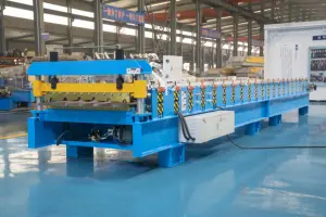 FORWARD Máquina formadora de rollos de panel de techo trapezoidal fácil de usar para una fácil operación