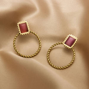 أقراط نسائية بأحجار طبيعية أنيقة, أقراط نسائية بأحجار الراين الطبيعية الأنيقة ، تصلح كهدية للأم 2023 ، مزينة بأحجار الراين المربعة - Product Image 6