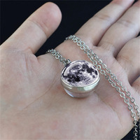 Collier de système solaire phosphorescent, pendentif boule de cristal à neuf planètes, lune et galaxie