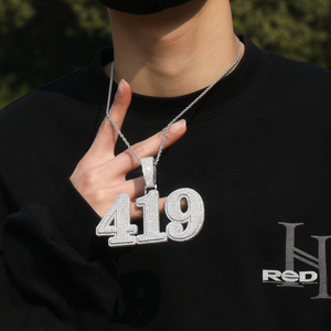Nuovo Ciondolo Personalizzato con Nome in Zirconi Cubici 2023, Placcato <span class=keywords><strong>Oro</strong></span> 18K, Lettera Completamente Ricoperta di Zirconi, Collana Hip-Hop per Uomo e Donna - Product Image 5