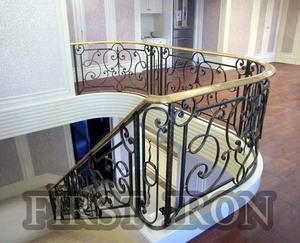 Rampe d'escalier en fer forgé d'extérieur d'époque à vendre - Product Image 4