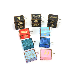 Caja Musical de Madera con Manivela, Let It Be, Hey Jude, Música de los Beatles - Product Image 2