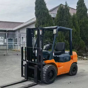 Montacargas Usado de 3 Toneladas TCM para Japón, Motor Diésel, Desplazador Lateral - Product Image 1