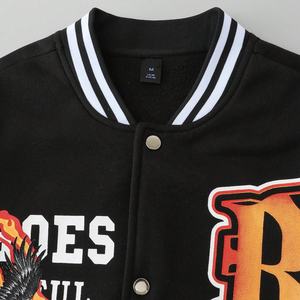 Blouson de baseball personnalisé pour homme, coupe oversize, imprimé numérique motif aigle volant et flammes, col baseball, style universitaire - Product Image 2