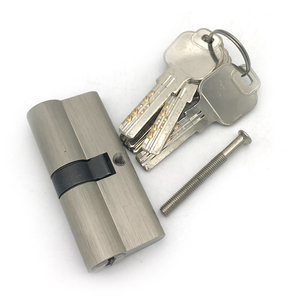 Engranaje <span class=keywords><strong>de</strong></span> perfil europeo Multlock Mortice Door Mortlock Juego <span class=keywords><strong>de</strong></span> mortaja <span class=keywords><strong>de</strong></span> núcleo <span class=keywords><strong>de</strong></span> latón Piezas <span class=keywords><strong>de</strong></span> pasador <span class=keywords><strong>Cerradura</strong></span> <span class=keywords><strong>de</strong></span> cilindro abierto doble con llave normal - Product Image 3