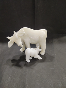 Sculpture de vache et de veau en marbre de designer Vastu & Pooja Cadeau Figurine animale en marbre blanc - Product Image 6