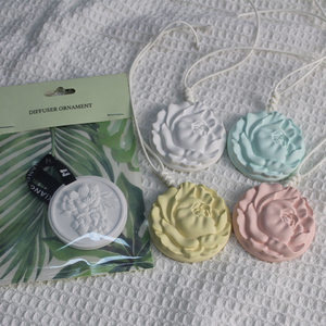 Diffuseur de parfum suspendu personnalisé en gypse Amora avec carte, décoration cadeau pour la maison, pierre parfumée avec logo personnalisé - Product Image 5