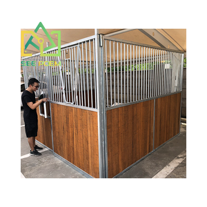 Grand <span class=keywords><strong>abri</strong></span> extérieur pour chevaux préfabriqué avec toit coulissant pour porte d'entrée, écurie économique pour chevaux - Product Image 1