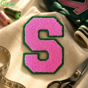 แพทช์ปักอักษรเชนิลล์สัมผัสนุ่มสบาย ตัวอักษร Varsity ขนาด 4.5 นิ้ว แบบรีดติดเสื้อแจ็คเก็ตขนาดใหญ่ - Product Image 1