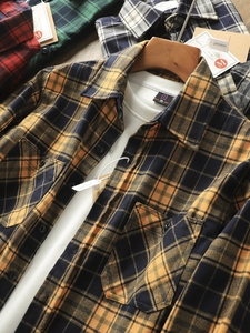 Chemise à manches longues pour homme en fibre de vinaigre, style rétro américain à carreaux, tendance urbaine, jeune, élégante, polyvalente, respirante et infroissable - Product Image 6
