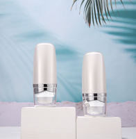 Flacon pompe sans air en acrylique à double paroi de 30 ml, forme ovale, pour lotion, sérum, crème solaire, crème pour le visage, design inversé