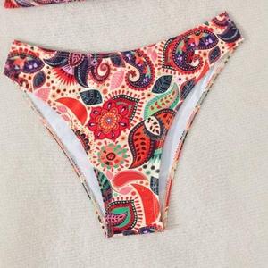 Maillot de bain deux pièces sans bretelles avec pompons, best-seller transfrontalier pour influenceurs du commerce extérieur - Product Image 3