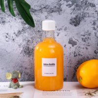 Экологичная ПЭТ-бутылка для сока объемом 520 мл без БФА с белой завинчивающейся крышкой для чая, пива, газировки, кофе и многого другого – с нанесением логотипа методом шелкографии