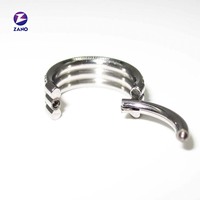 Cincin tindik hidung anak-anak berengsel, titanium ASTM F136 grade implan, berlapis emas, dengan zircon 3 baris bertahtakan prong set.