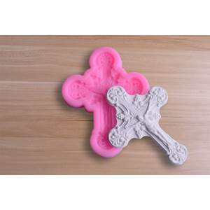 En gros 5pcs Sainte <span class=keywords><strong>Communion</strong></span> Croix Silicone moules Religieux Baptême moules <span class=keywords><strong>pour</strong></span> la cuisson Gâteau Fondant Chocolat DIY Outils - Product Image 5