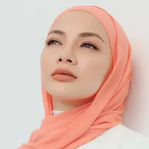 New Design Malaysian Women Solid Color Pearl Chiffon Head Scarves Shawls Fashion Lace Eyelashes Edge Chiffon Hijab Scarf