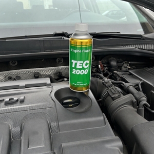 Limpiador de Motor Targeted TEC 2000 Diseñado para el Mantenimiento del Sistema de Aceite, Limpieza del Motor y Resultados Mejorados en el Funcionamiento del Vehículo - Product Image 5