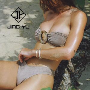 Traje de Baño de Terciopelo Sostenible Personalizado, Bikini Bandeau con Accesorios de Anillo Brillante de Alta Calidad para Mujer, Venta Caliente - Product Image 2