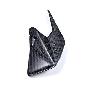 Protection de chaîne en fibre de carbone pour Ducati Panigale V4 / V4S / V4R 2025 - Product Image 1