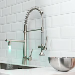 DB Kitchen LED Robinet d'évier à tirette avec pulvérisateur rotatif Design contemporain moderne Fonction eau chaude froide Finition brossée - Product Image 5