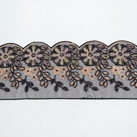Tissu en dentelle brodée tridimensionnelle avec perles colorées et sequins, bordure florale brodée pour ourlet de jupe