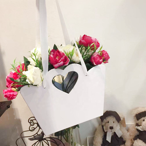 Boîte à fleurs portable rigide en forme d'extraterrestre de couleur unie de haute qualité avec poignée de ruban de stratification mate Rose Saint Valentin - Product Image 3