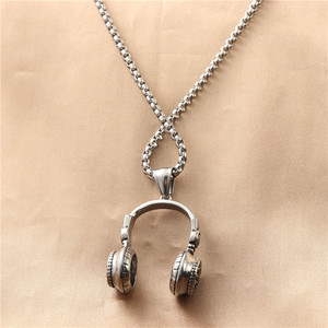 Collier pendentif casque audio en acier inoxydable pour homme, style rétro punk, design géométrique, bijou cadeau 12091 - Product Image 2