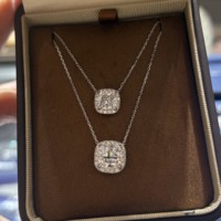 Collier pendentif de luxe classique en or massif 18 carats avec diamant de laboratoire taille cœur et serti halo, certifié IGI