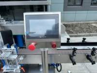 Machine d'étiquetage automatique double face WB-ST60 pour flacons de parfum plats et flacons de liquides ménagers à pompe, contrôlée par PLC