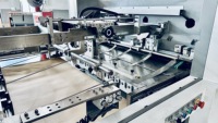Máquina troqueladora automática de rollo para bolsas de papel, 9000s/h, solución de corte continuo alimentado por banda de 1400mm TYM-1400M