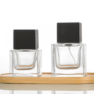 Botella de Perfume Cuadrada de Vidrio de Lujo de 50 ml con Tapa de Madera - Product Image 3