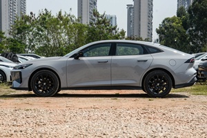 Changan UNI-V 2026, Auto Compacto de Gasolina, 1.5T 192Ps L4, 5 Puertas, 5 Plazas, Hatchback, Auto Chino de Gasolina en Venta - Product Image 5