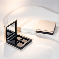 Palette compacte carrée à quatre compartiments en ABS pour fards à paupières et blush avec miroir