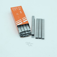 Vente en gros d'usine : Agrafes de rembourrage galvanisées 22 Ga 131/6 131/8