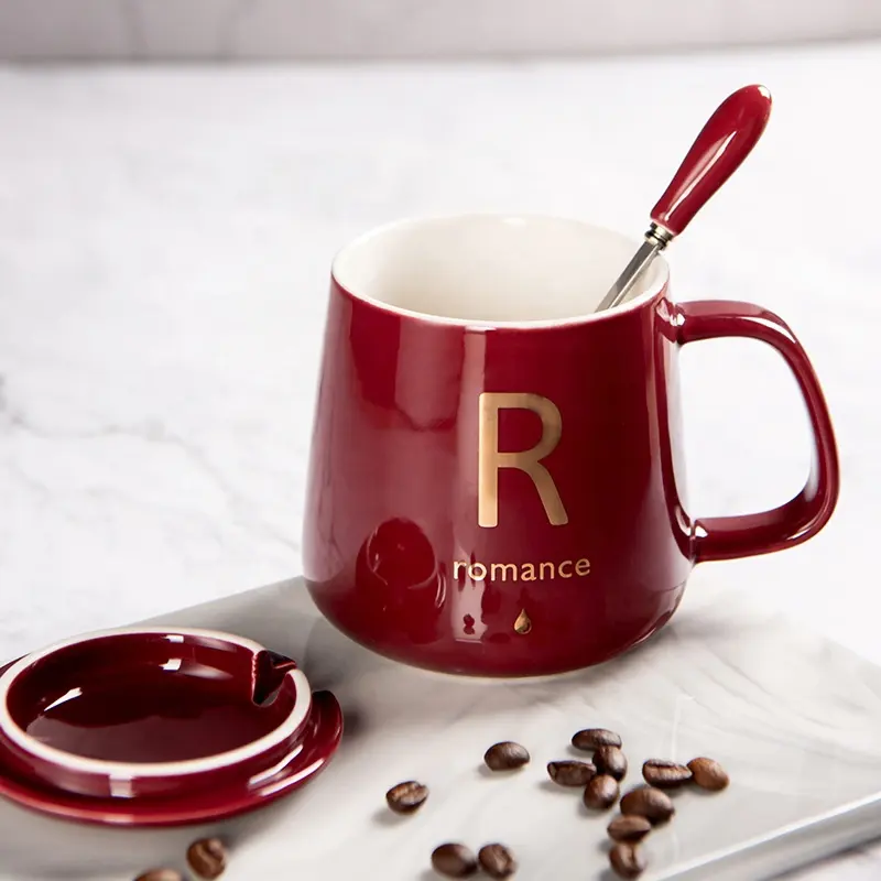 Kreative Persönlichkeit Keramik Wein Rot Brief Tasse Tasse mit Deckel Löffel Kaffeetasse Trend Liebhaber Tasse kann angepasst werden