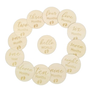 Cartes de jalons mensuels gravées en bois pour bébé, lot de 13 pièces, options personnalisables pour le suivi de la croissance du bébé et le partage de photos - Product Image 2